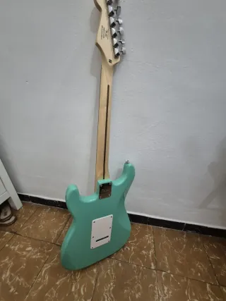 Guitarra Squier Indonesia surf green