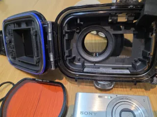 Cámara Sony DSC-W320 + Carcasa Submarina