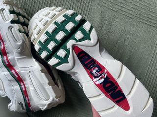 Nike Air Max 95 x Undefeated Beige