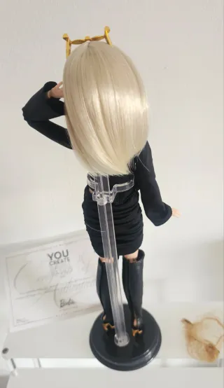 Barbie Basics Kit Rubia