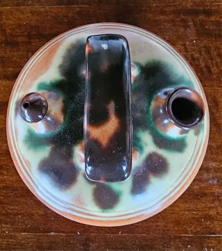 Botijo de cerámica decorativo