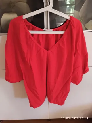 Blusa naranja con escote pico manga corta