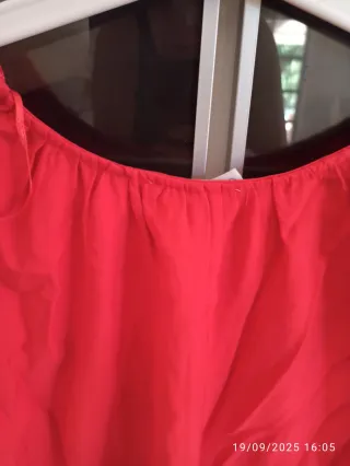 Blusa naranja con escote pico manga corta