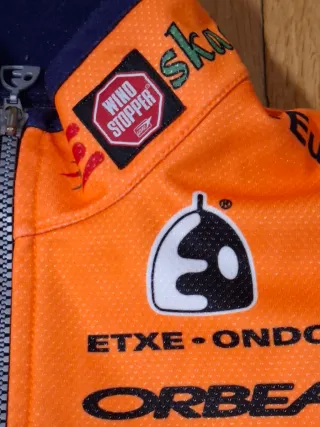 Lote ciclista Euskaltel Euskadi