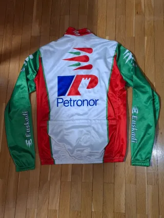 Lote ciclista Euskaltel Euskadi