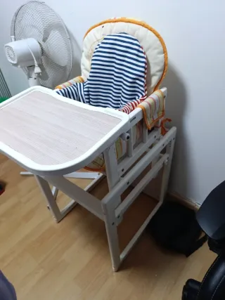 Trona de madera para bebé