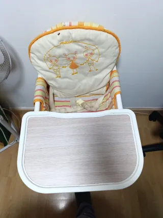 Trona de madera para bebé