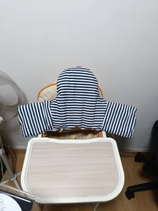 Trona de madera para bebé