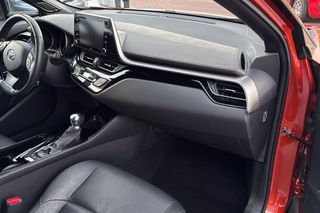 Toyota C-HR   2.0 180H Kaji Edition