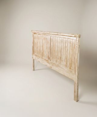 Cabecero de madera provenzal