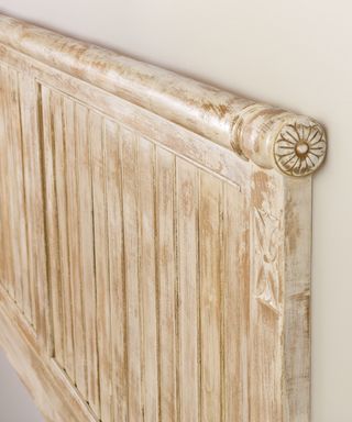 Cabecero de madera provenzal