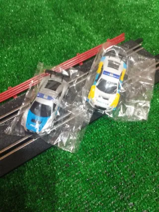 Coche Scalextric 1/43 Audi R8 y Alfa Romeo Policía