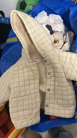 Abrigo ZARA niña beige talla 9/12