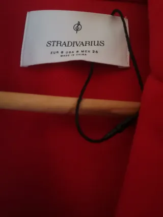 Chaqueta  roja Stradivarius