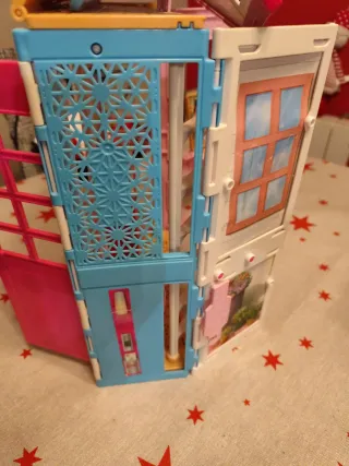 Casita Barbie con piscina