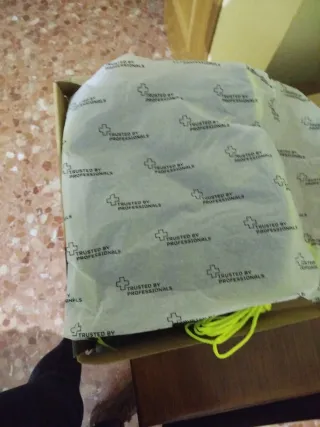 Bota Helly Hansen Negra y Verde