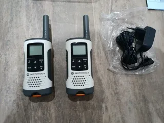Walkie Talkies Motorola TLKR T50 (2 unidades)