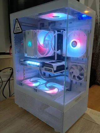 PC Gamer blanco.