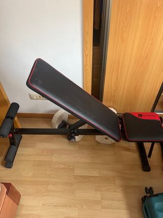 Banco de musculación y pesa kettlebell de 6 kg