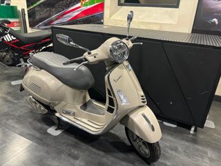 Vespa GTS 300 Beige (72 € AL MES SIN ENTRADA)
