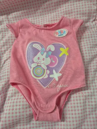 Lote 2 muñecas Bebés (1 Baby Born)y ropa baby born