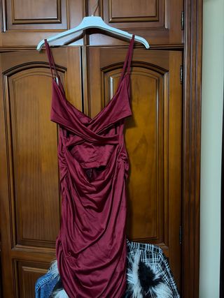 Vestido burdeos Talla L ajustable
