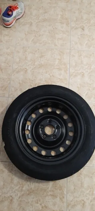 Rueda de repuesto UNIROYAL
