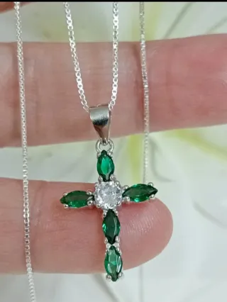 Collar De Cruz Circonitas verde y blanco Plata 925