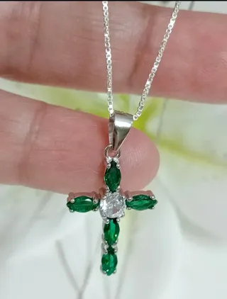 Collar De Cruz Circonitas verde y blanco Plata 925