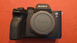 Cámara Sony Alpha IV 61MP + Objetivo G