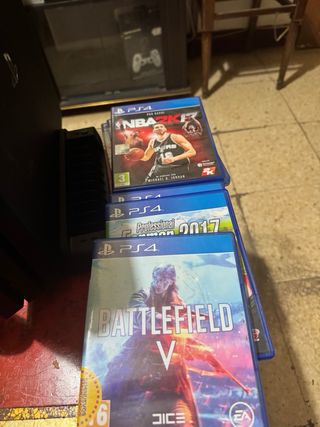 Se vende play 4 pro en buenas condiciones