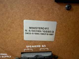 Equipo de música Philips con altavoces