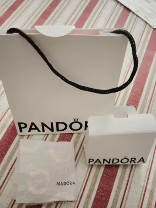 Bolsa y caja Pandora