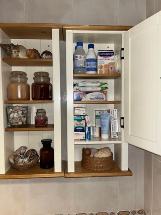 Tres armarios de pared IKEA