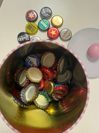 Lata decorativa con chapas