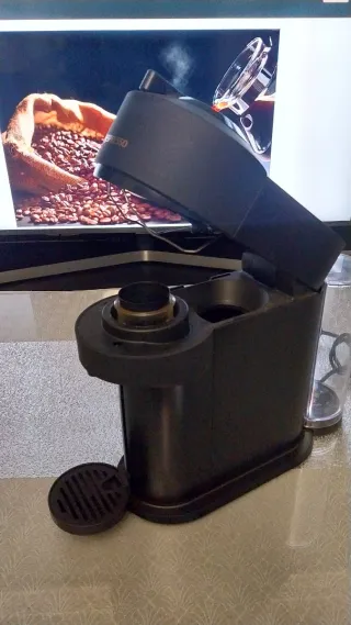 Cafetera Nespresso Vertuo Negra