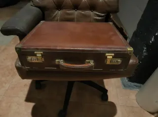 Maletín de piel marrón y beige