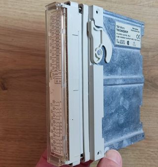 PLC TSX3722001 + Módulos TSXDMZ28DR y ABE7