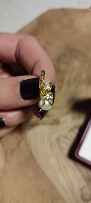 Pendientes de señora de oro, circonitas y perla