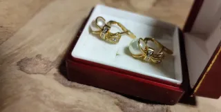 Pendientes de señora de oro, circonitas y perla