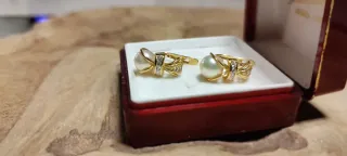 Pendientes de señora de oro, circonitas y perla