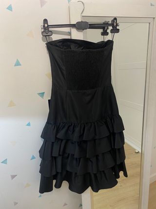 Vestido fiesta Zara negro volantes