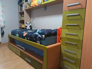 Mueble juvenil con cama, armario y escritorio