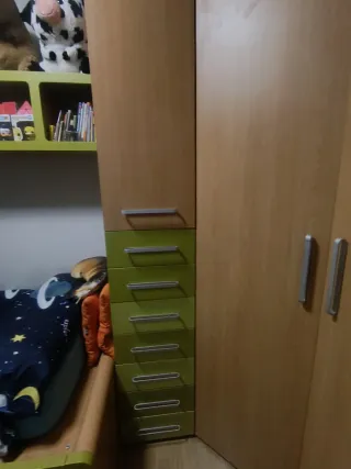Mueble juvenil con cama, armario y escritorio
