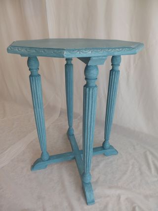 Mesa auxiliar octogonal restaurada