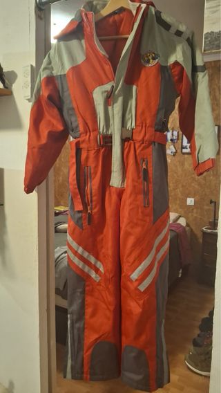 Mono de nieve infantil. Traje de Disney 10 años.