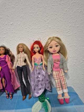 Lote de 9 muñecas variadas