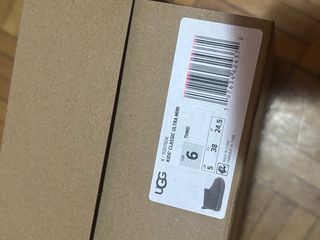 Zapatos UGG grises calentitos
