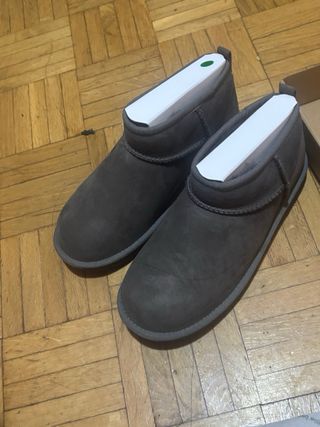 Zapatos UGG grises calentitos