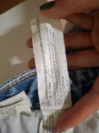 Pantalones vaqueros rotos